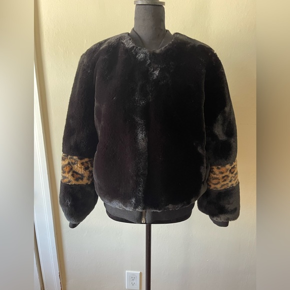 Apparis Jackets & Blazers - Apparis Faux fur heavy fur coat, black/animal print combo, size med, like new
